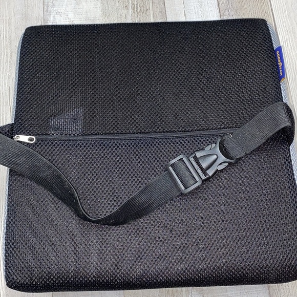 Goodyear car Tavel backrest pillow attaches to seat - Picture 3 of 4